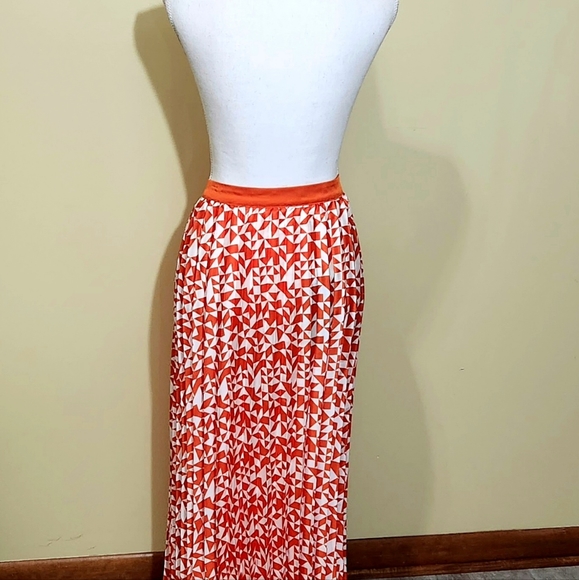 Future Collective by Kahlana Barfield Orange Long Skirt - Picture 2 of 3